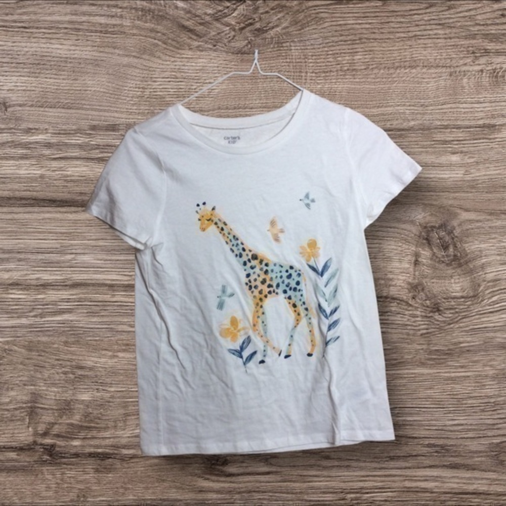 Carter’s white short sleeve giraffe T-shirt. Size 14.